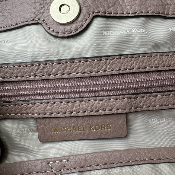 Michael Kors Soft Leather Baby Pink Purse - Picture 9 of 14